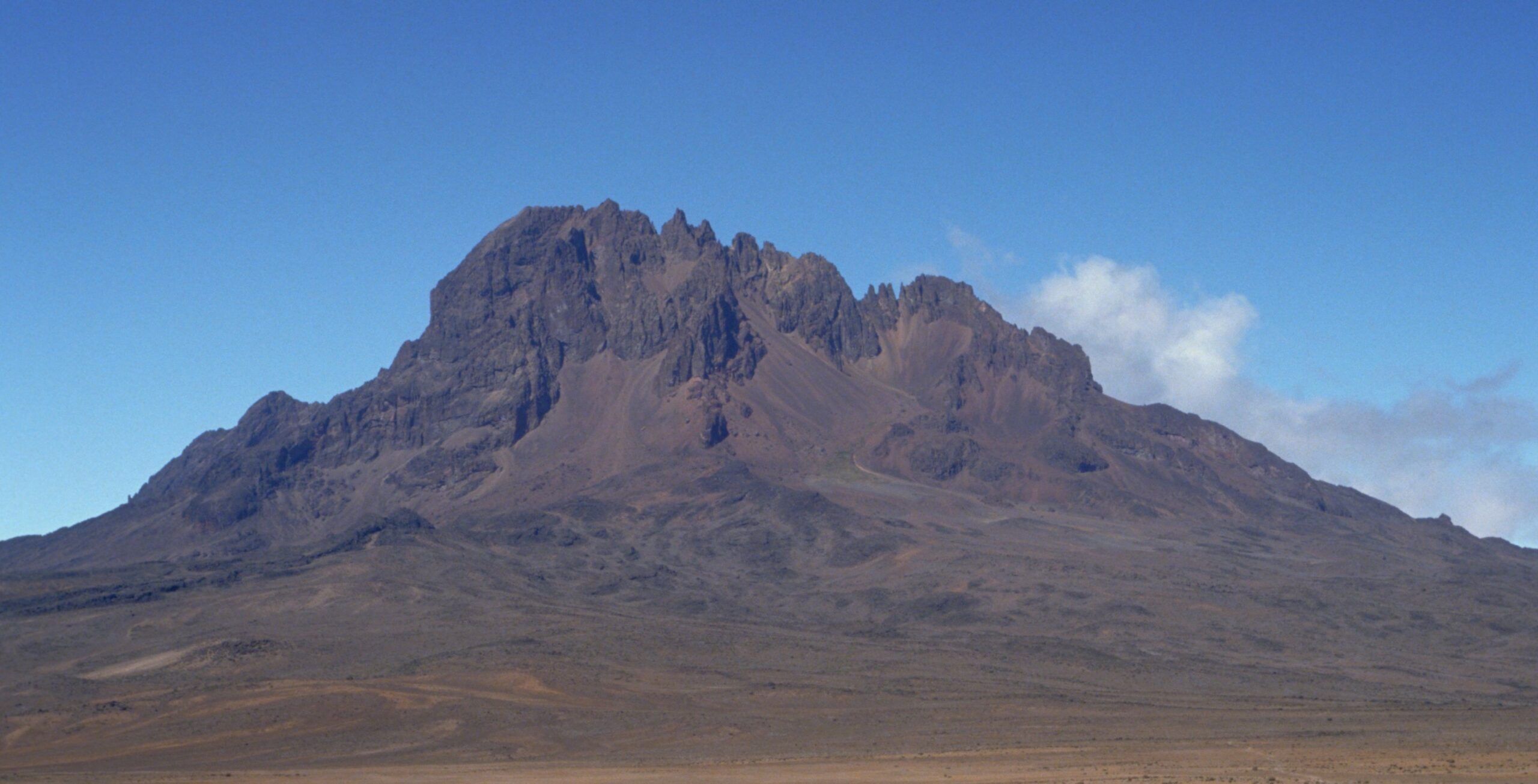 Rongai Route (2/6) | First Cave Camp (2,650 m/8,694 ft) - Kikelewa Camp (3,660 m/12,007 ft)